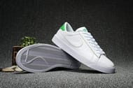 Nike Menâs Tennis Classic AC Shoes