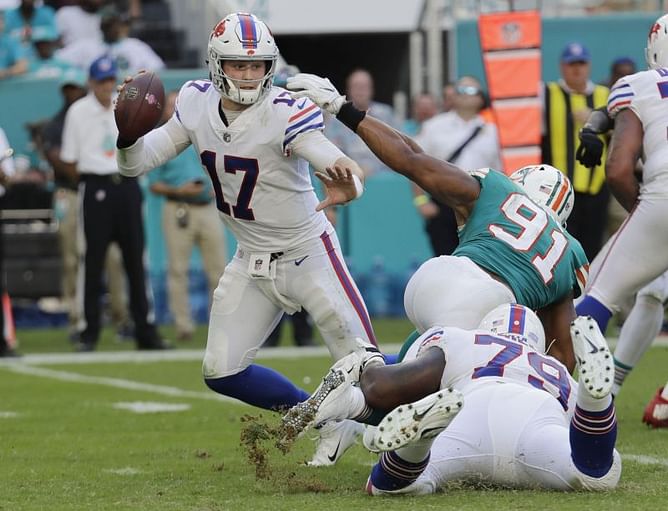 Phillips penalty hurts as Bills lose to Dolphins 21-17