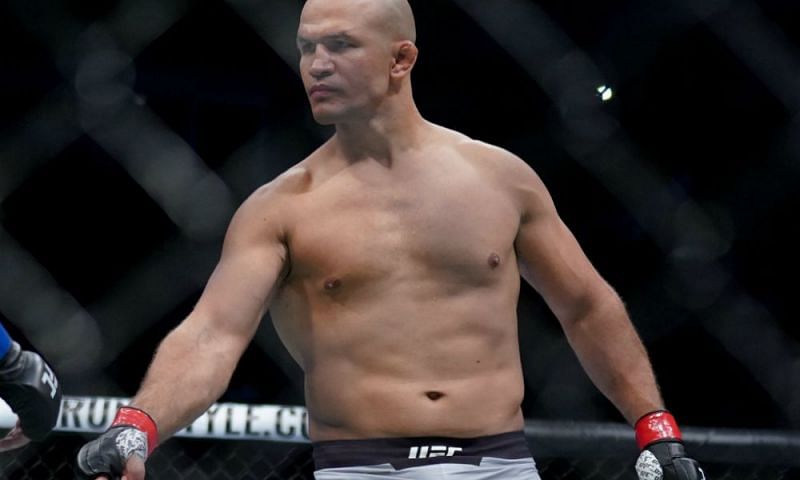 Dos Santos reaffirmed his status in the division with this big win