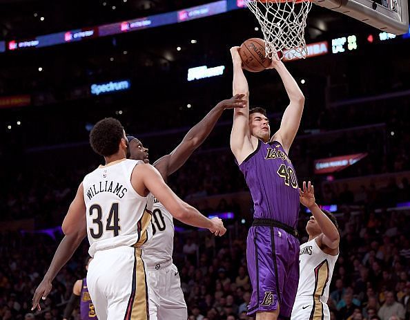 Zubac made full use of great passing from his teammates
