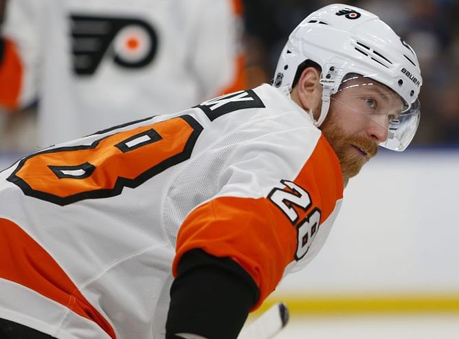 Claude Giroux's goal, 3 assists send Flyers past Sabres 6-2