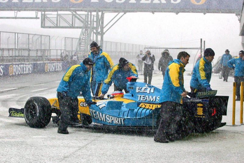 Fernando Alonso testing R25 in the snow&Acirc;&nbsp;while at Renault, then led by Flavio Briatore