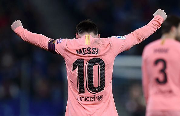 Messi lit up the stadium against RCD Espanyol