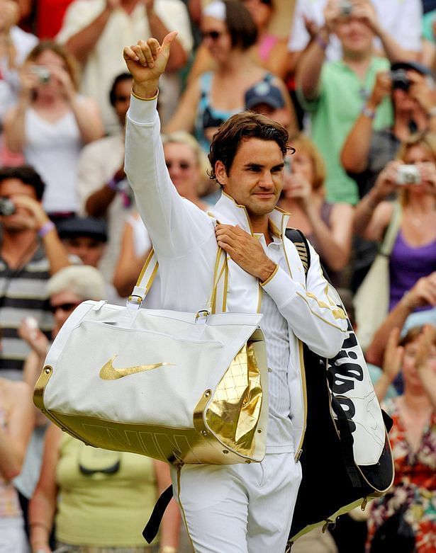 Federer&#039;s Gold overcoat