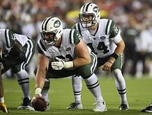 Jets' Long redeems himself at guard after center struggles