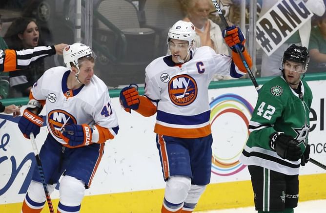 Lee scores tiebreaking goal in 3rd, Islanders beat Stars 3-1