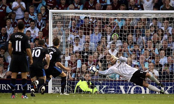 Michael Carrick rues his missed penalty against Burnley in 2009