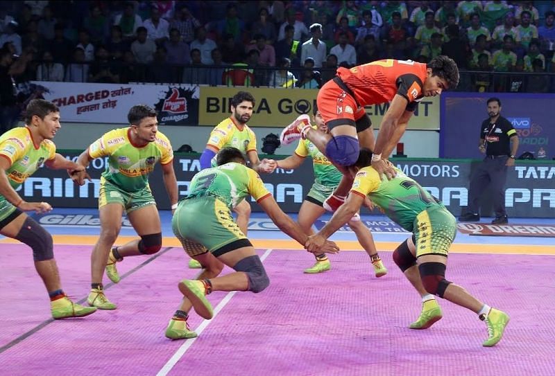 Pawan Sehrawat&#039;s incredible jump of 5 feet 6 inches versus Patna Pirates (43-41).