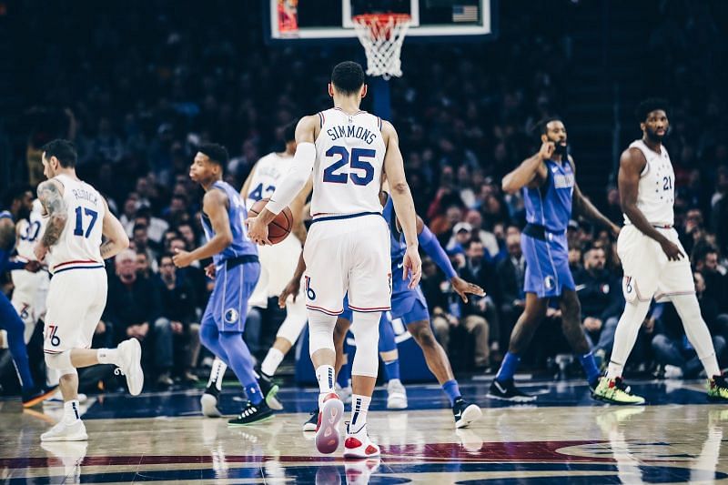 Ben Simmons setting up a play for 76ers
