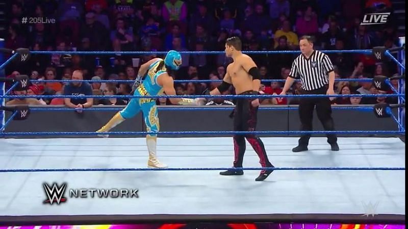 Carrillo and Metalik shook hands before their epic encounter