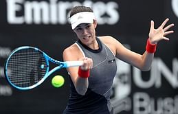 Sydney International: Garbine Muguruza holds Carla Suarez-Navarro in straight sets