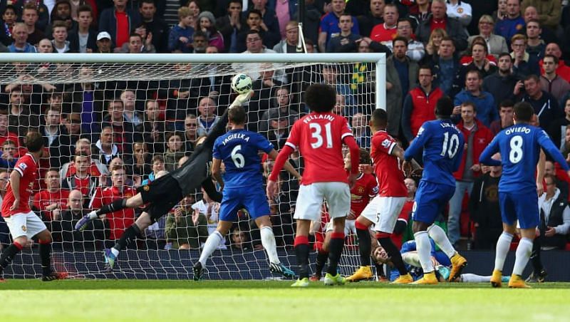 One word, commitment. De Gea lunges to save Everton&#039;s last gasp effort. He had already denied them from the spot once.