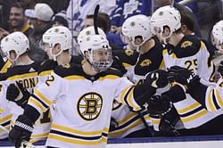 Pastrnak's goal sends Bruins past Maple Leafs 3-2