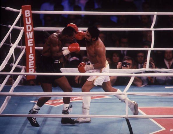 Sugar Ray was an intelligent boxer, relying primarily on his speed and beautiful footwork while Duran was aptly called the &acirc;Hands of stone&acirc;