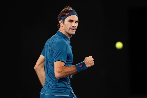 Federer drew first blood after saving 3 set points