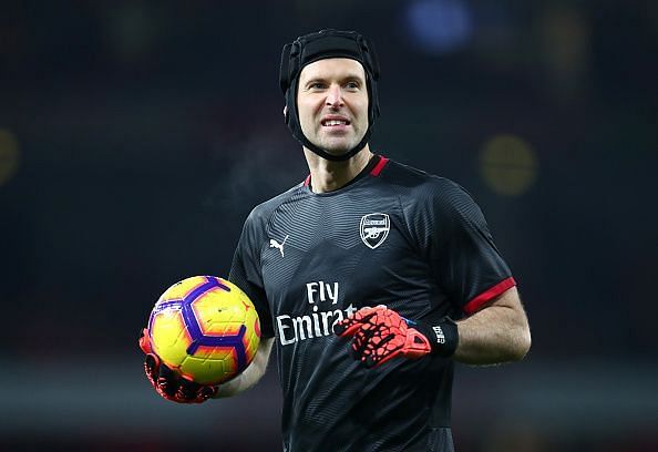 3 legendary goalkeepers who are still playing