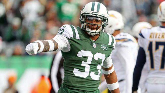 Jets' Adams tries to recruit Brown to New York via Twitter