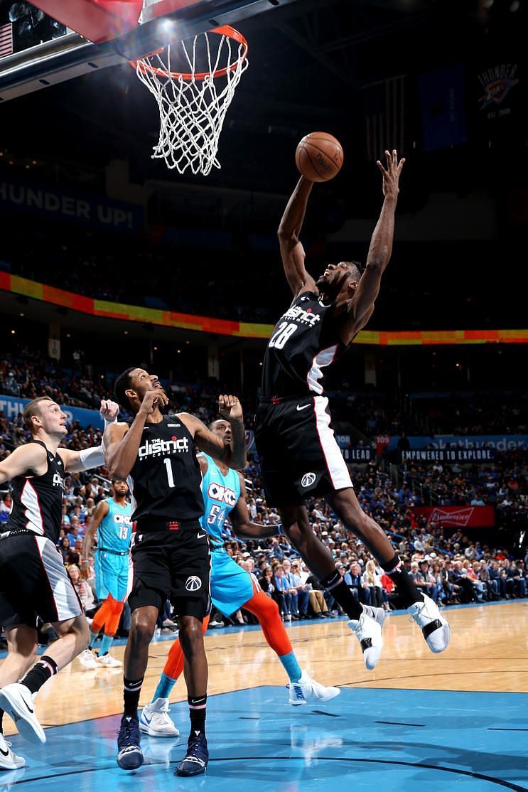 #28 Ian Mahinmi grabbing rebound against OKC