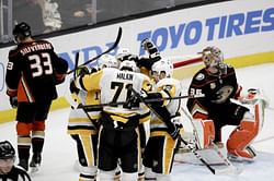 Jake Guentzel's hat trick sends Penguins past Ducks 7-4