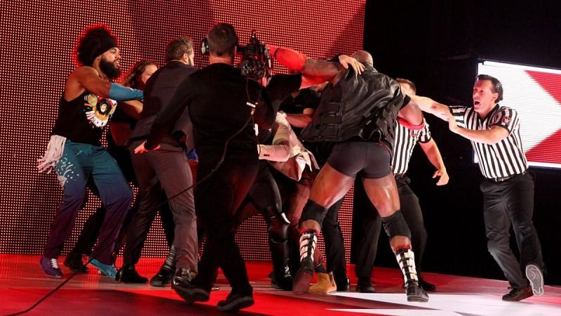 Last night&#039;s RAW kicked off in a very spontaneous fashion