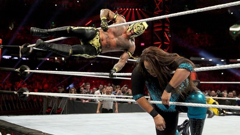 Nia Jax attacked R-Truth and replaced him in the men&#039;s Royal Rumble