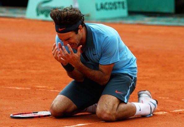 An emotional Federer after capturing his maiden French Open title in 2009