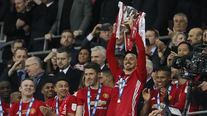 Manchester United win their fifth League Cup title