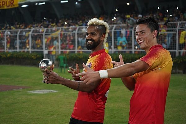 Jobby Justin (left) with East Bengal teammate Jaime Santos Colado after the Kolkata Derby