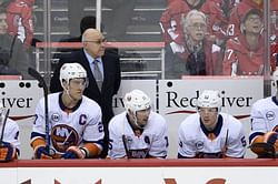 Islanders beat Caps in Trotz's return, move into first place