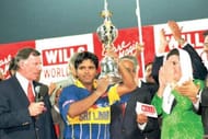 Image result for arjuna ranatunga with trophy