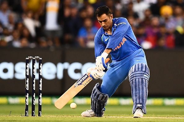 AUS v IND: एम एस धोनी ने बल्लेबाजी क्रम को लेकर कही बड़ी बात