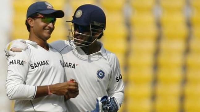 Ganguly and Dhoni during Dada&#039;s farewell Test