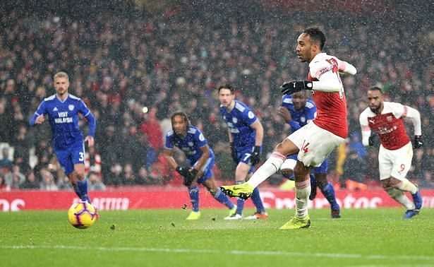 Arsenal rekindled top 4 hopes with a 2-1 win