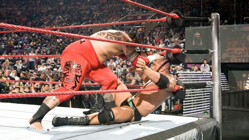 Umaga fighting with Batista during the 2008 Royal Rumble
