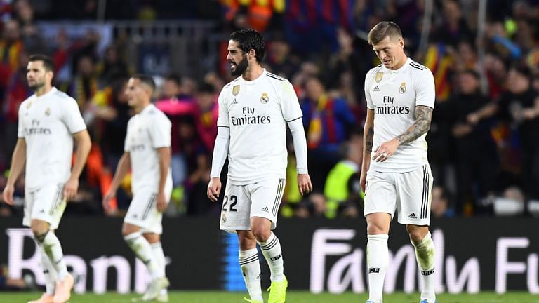 Real Madrid players disappointed after their 5-1 defeat against FC Barcelona
