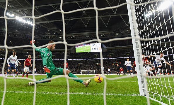 Stunning, absolutely stunning reflexes from De Gea. He made most of the saves with his feet against Tottenham. This is Harry Kane&#039;s left-footed attempt from close up.