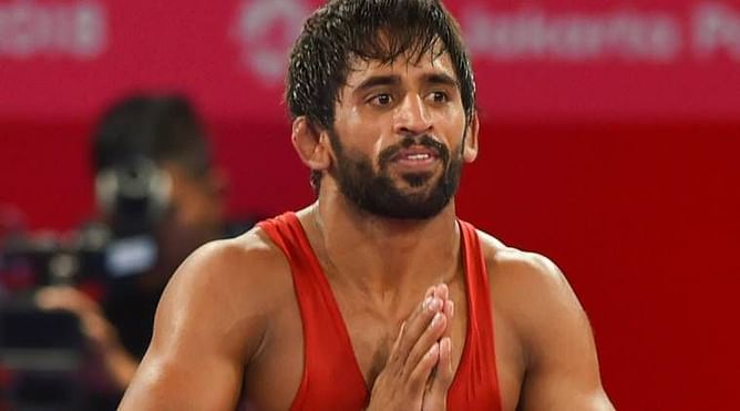 Punjab picks Bajrang, Mumbai takes Vinesh