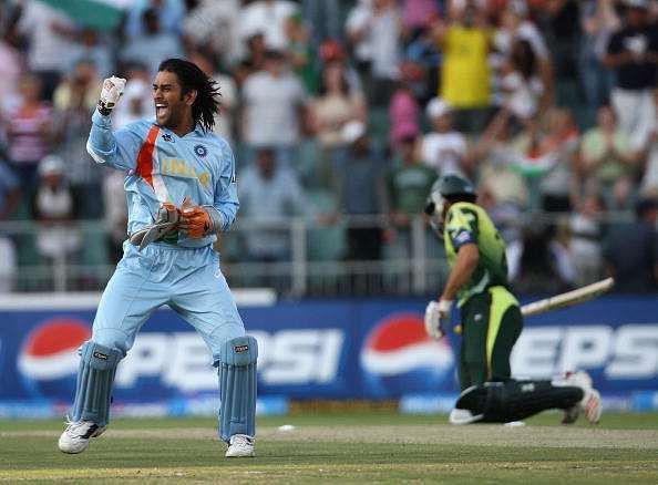 Dhoni reaction after winning the inaugural T20 World cup