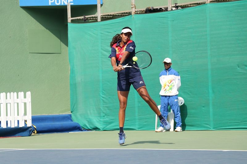 U-17 Girls&#039; tennis singles and doubles gold medalist Prerna Vichare (Maharashtra) in action