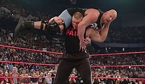 5 WWE मुकाबले जिनका रिजल्ट वास्तविक जीवन की घटनाओं के कारण बदला गया