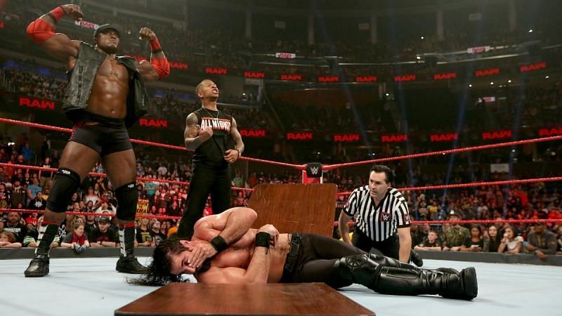 Bobby Lashley proved to be the difference maker when Seth Rollins face Dean Ambrose.