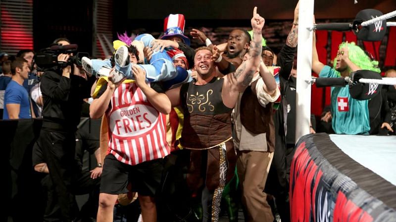 Adam Rose&#039;s Rosebuds saved Kingston from being eliminated from the 2015 Royal Rumble match