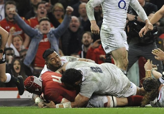 Wales overcome England 21-13 to be last unbeaten team in 6N