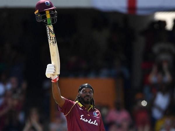 Chris Gayle smashed 12 sixes during the innings