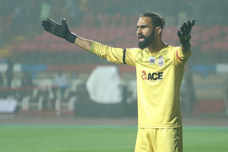 Amrinder committed a rare mistake (Image Courtesy: ISL)