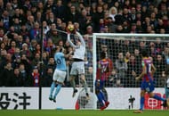 Hennessey playing for Crystal Palace against Man City