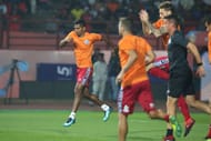 Raju Gaikwad warming up in Jamshedpur FC colours