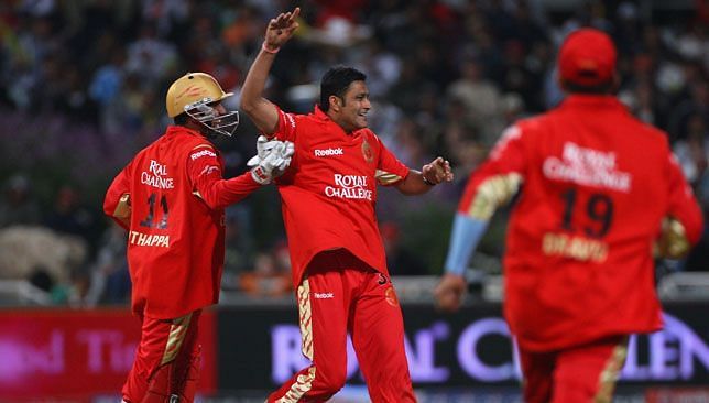 Anil Kumble&#039;s 4-wicket haul helped Royal Challengers Bangalore qualify for the Champions League T20