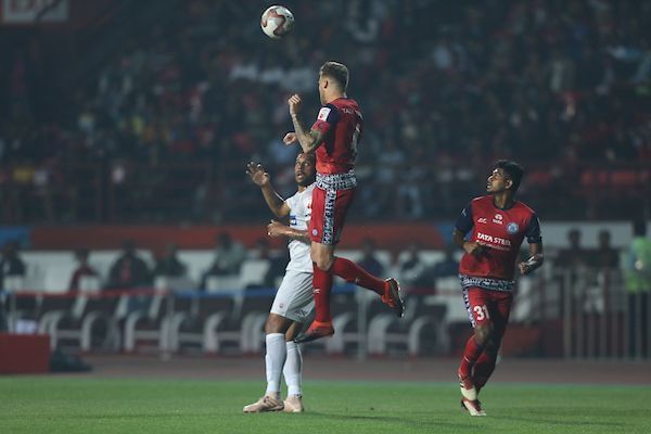 Both Bengaluru and Jamshedpur gave chances away cheaply