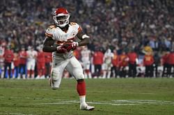 Browns give Kareem Hunt 2nd chance, hope he stays inbounds